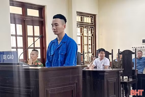 Mua ma túy qua mạng, lĩnh án 42 tháng tù 