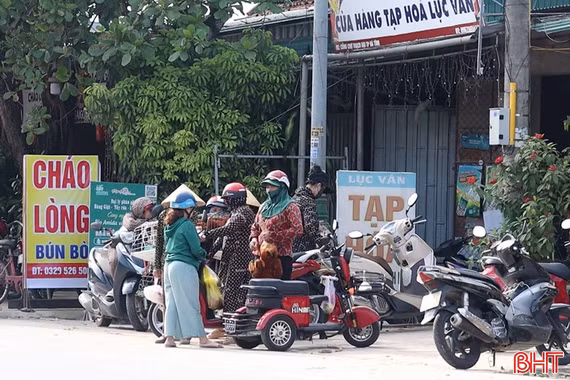 Sớm chấn chỉnh tình trạng mất an toàn giao thông trước cổng chợ Trổ