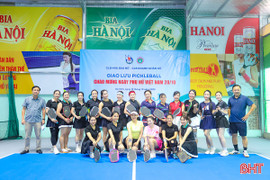 Sôi nổi Giải pickleball CLB Nhà báo nữ - CLB Doanh nhân nữ Hà Tĩnh