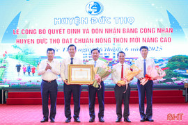 Đức Thọ đón nhận bằng công nhận huyện đạt chuẩn nông thôn mới nâng cao