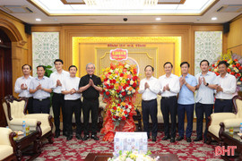 Tòa Giám mục Giáo phận Hà Tĩnh chúc mừng thành công Đại hội Đảng bộ tỉnh