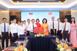 Hà Tĩnh và Bolikhămxay trao đổi kinh nghiệm trong công tác xây dựng Đảng