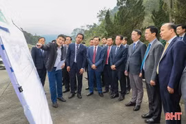 Hà Tĩnh - Bolikhămxay thúc đẩy phát triển toàn diện cửa khẩu Cầu Treo - Nậm Phao