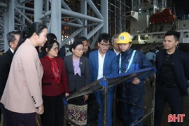 Đoàn đại biểu Tòa án nhân dân tối cao Lào tham quan KKT Vũng Áng