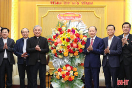 Tòa Giám mục Giáo phận Hà Tĩnh chúc Tết Đảng bộ và Nhân dân tỉnh nhà