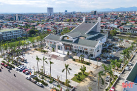 Tăng ca, tăng kíp chỉnh trang Trung tâm Văn hóa - Điện ảnh tỉnh