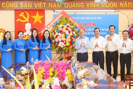 Thường trực Tỉnh ủy chúc mừng Hội LHPN tỉnh nhân Ngày Phụ nữ Việt Nam
