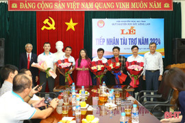 Tiếp nhận tài trợ Quỹ “Hỗ trợ học sinh đạt điểm cao, hoàn cảnh đặc biệt khó khăn vào học đại học”