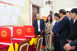 Phó Bí thư Thường trực Tỉnh ủy kiểm tra công tác chuẩn bị bầu cử tại các địa phương