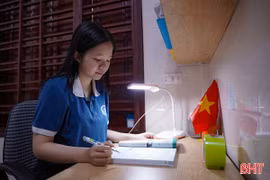 Nữ sinh IELTS 8.5 trở thành thủ khoa chuyên Anh Hà Tĩnh