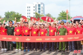Người dân Hà Tĩnh hưởng ứng sự kiện “Cùng Việt Nam tiến bước” 