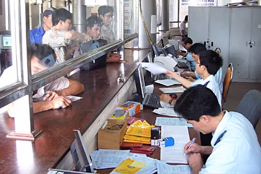 Ứng dụng công nghệ thông tin trong hệ thống khai báo hải quan, tạo điều kiện thuận lợi cho nhân dân và doanh nghiệp. Ứng dụng công nghệ thông tin trong hệ thống khai báo hải quan, tạo điều kiện thuận lợi cho nhân dân và doanh nghiệp.