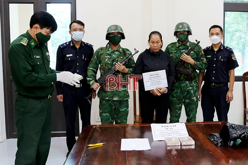 Vận chuyển thuê 3 bánh heroin qua cửa khẩu Hà Tĩnh