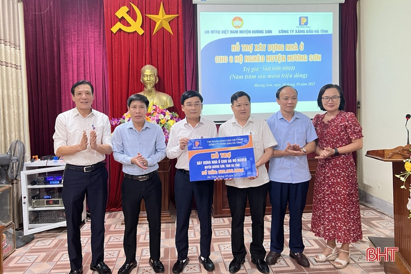 Công ty Xăng dầu Hà Tĩnh hỗ trợ 560 triệu đồng xây nhà ở cho hộ nghèo