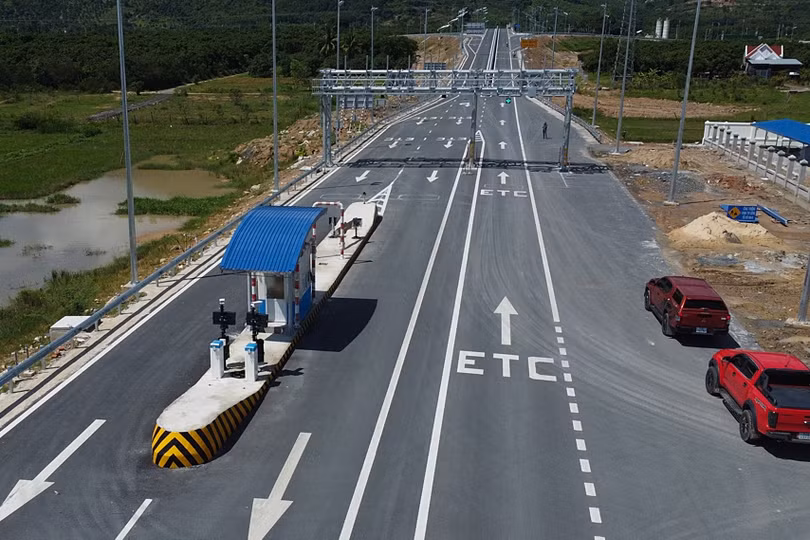 Cao tốc đầu tiên không có barie ở lối vào thu phí