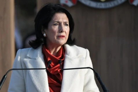 Tổng thống Gruzia Salome Zurabishvili tuyên bố không từ chức