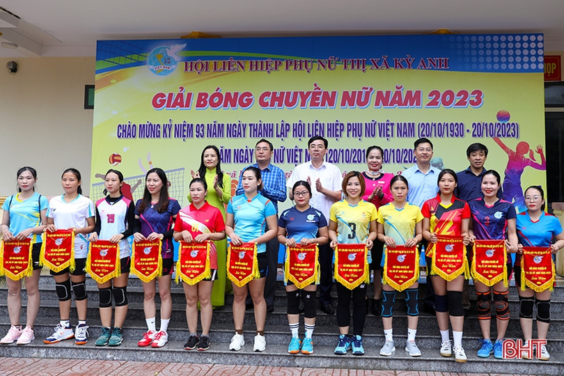 180 vận động viên tranh tài tại giải bóng chuyền nữ thị xã Kỳ Anh