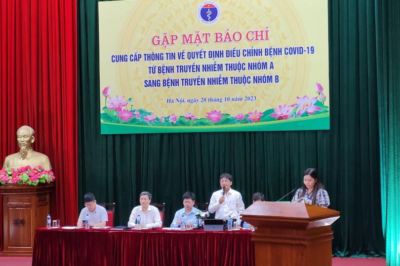 Loạt thay đổi đáng chú ý khi COVID-19 “hạ cấp”