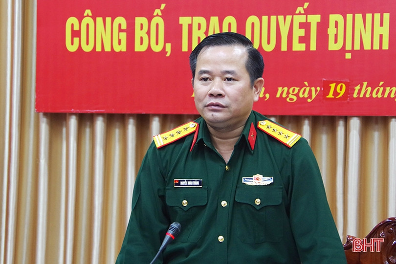 Bộ CHQS tỉnh công bố, trao quyết định về công tác cán bộ