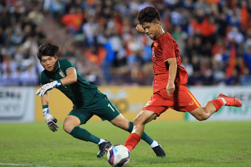 Điều thú vị về cầu thủ quê Hà Tĩnh lọt top 60 tài năng trẻ triển vọng thế giới