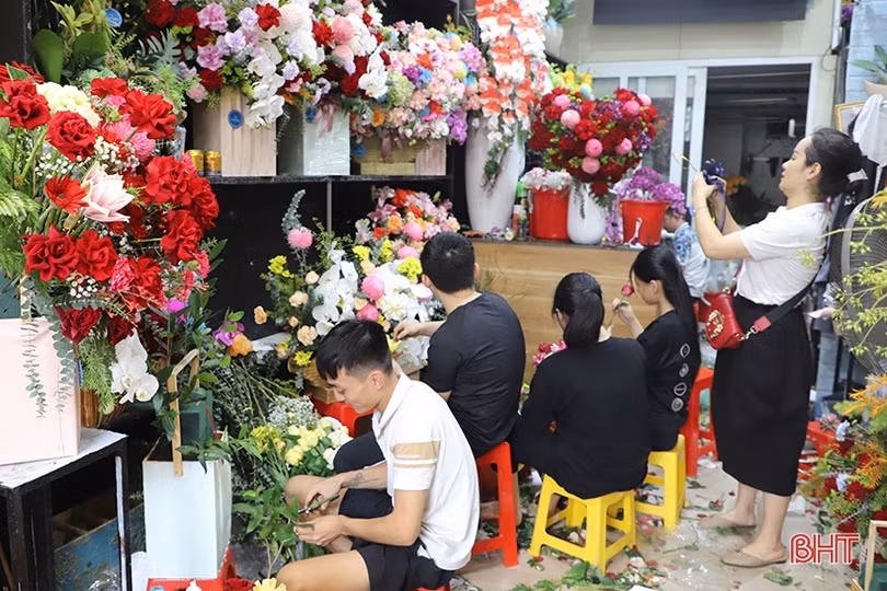 Thỏa sức chọn hoa tươi, quà tặng dịp lễ 20/10 ở TP Hà Tĩnh