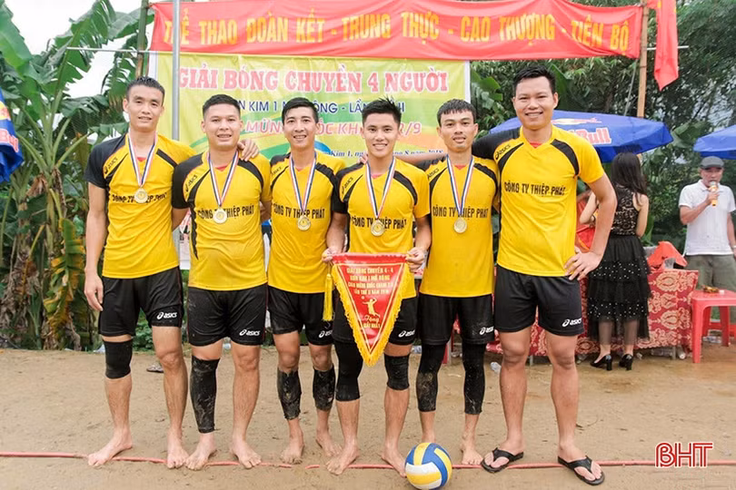 Nhiều vận động viên bóng chuyền phong trào khẳng định tên tuổi tại các giải đấu