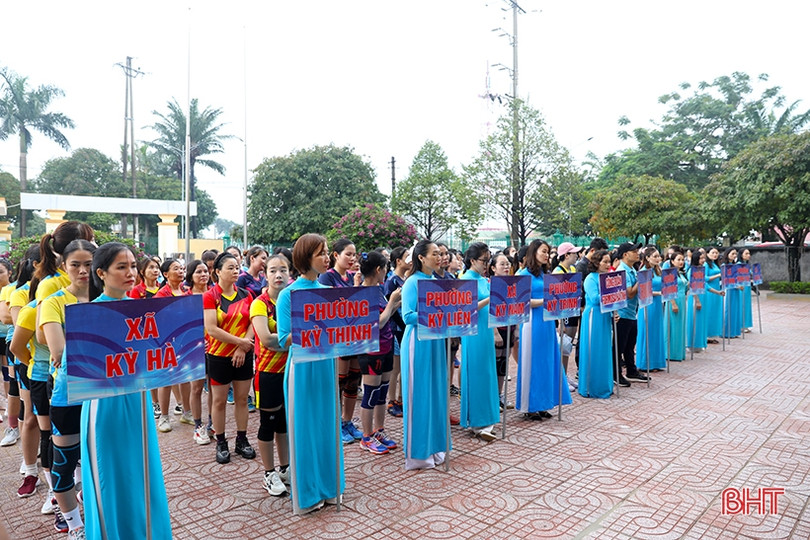 180 vận động viên tranh tài tại giải bóng chuyền nữ thị xã Kỳ Anh