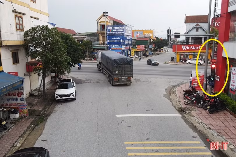 Sớm sửa chữa cụm đèn tín hiệu giao thông trên QL1 ở Cẩm Xuyên