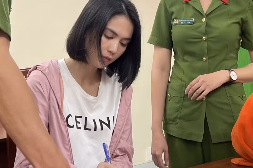 Người mẫu Ngọc Trinh bị bắt