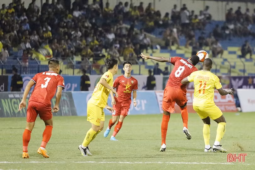 Gương mặt ấn tượng trong trận mở hàng của Hồng Lĩnh Hà Tĩnh