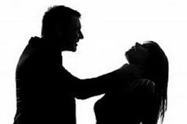 Gã chồng “thủ” dao giết vợ trong nhà xe bệnh viện lĩnh án chung thân