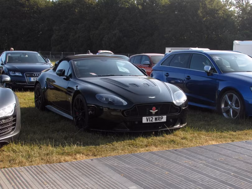 Bãi đậu xe sang đắt đỏ nhất thế giới ở Goodwood 2018