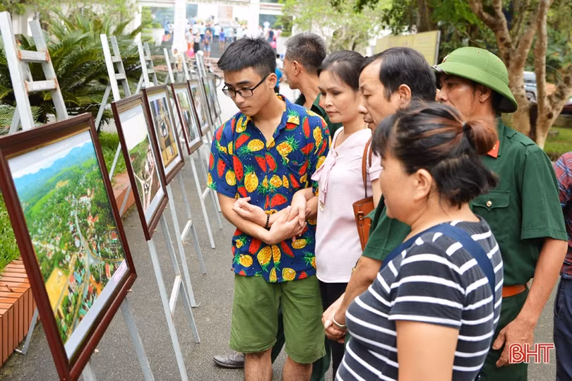 Triển lãm ảnh “Khoảnh khắc Đồng Lộc”