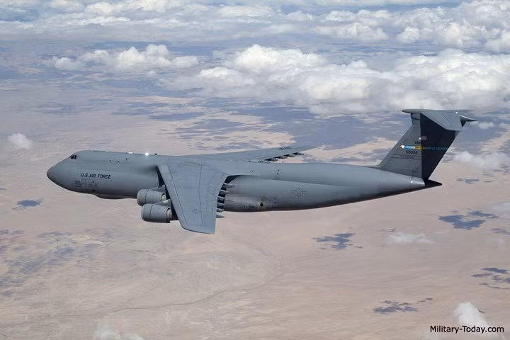 Cận cảnh sức mạnh siêu phàm của “lực sĩ bay” C-5M Super Galaxy
