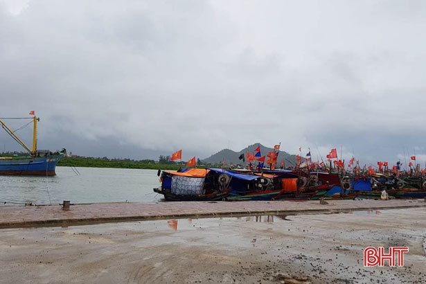 Hơn 850 tàu thuyền vào neo đậu, tránh trú bão an toàn