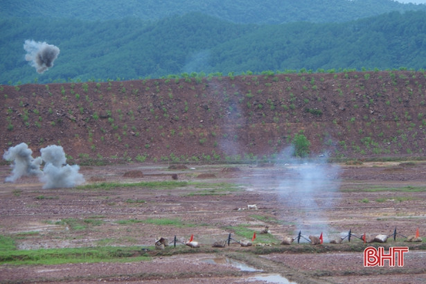 Phóng nổ giàn phóng lựu đạn GPL - 90CT