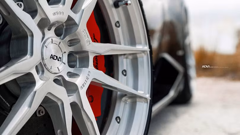 Siêu xe Lamborghini Huracán gây ấn tượng với thiết kế quái dị