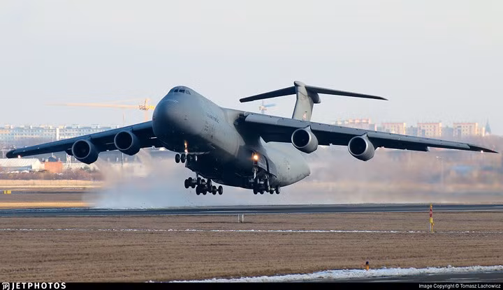 Cận cảnh sức mạnh siêu phàm của “lực sĩ bay” C-5M Super Galaxy