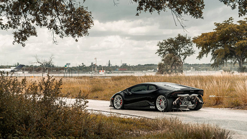 Siêu xe Lamborghini Huracán gây ấn tượng với thiết kế quái dị