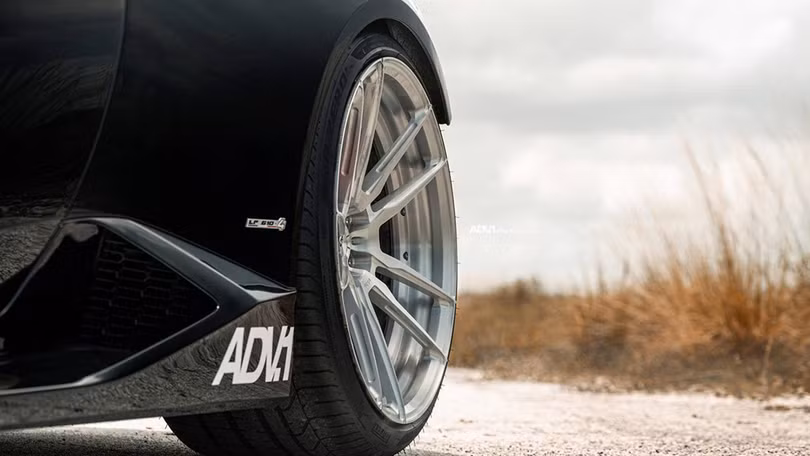 Siêu xe Lamborghini Huracán gây ấn tượng với thiết kế quái dị