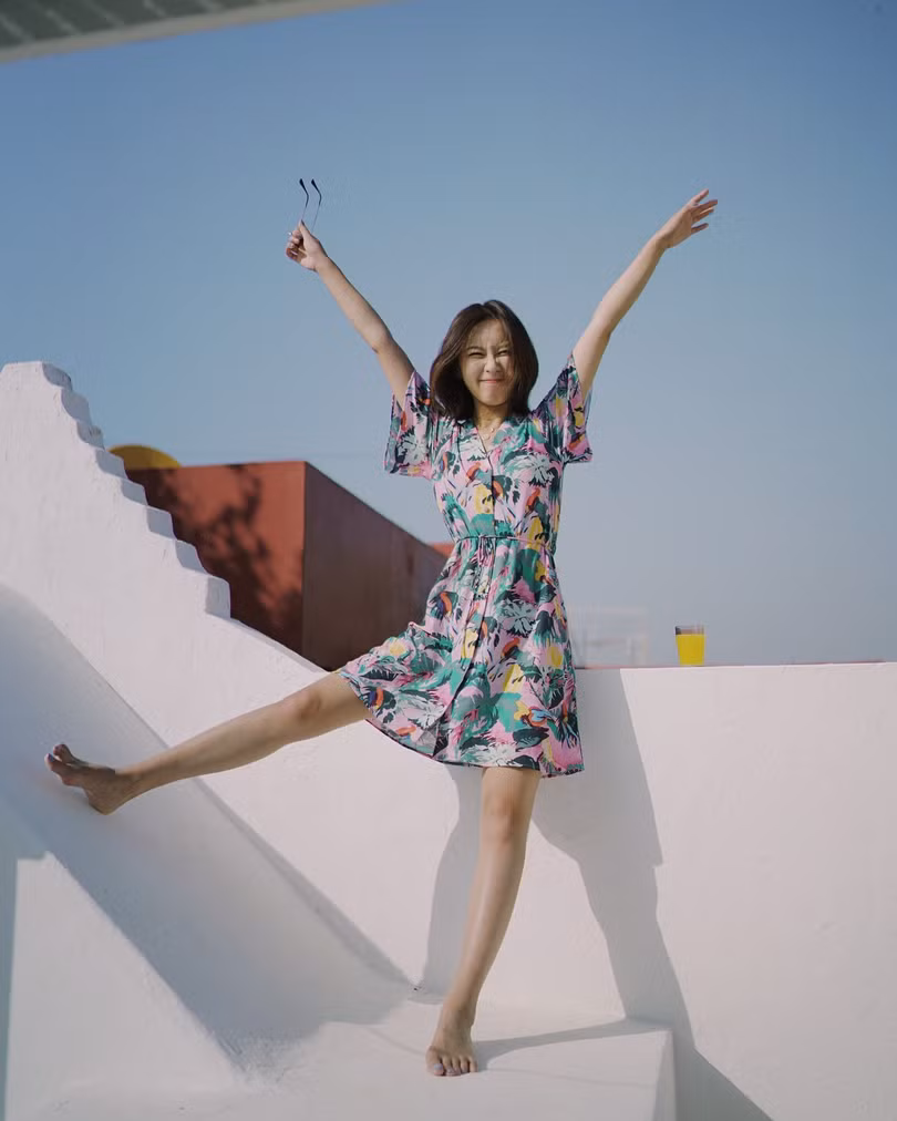 Tuyệt chiêu diện trang phục họa tiết hoa không sợ lòe loẹt