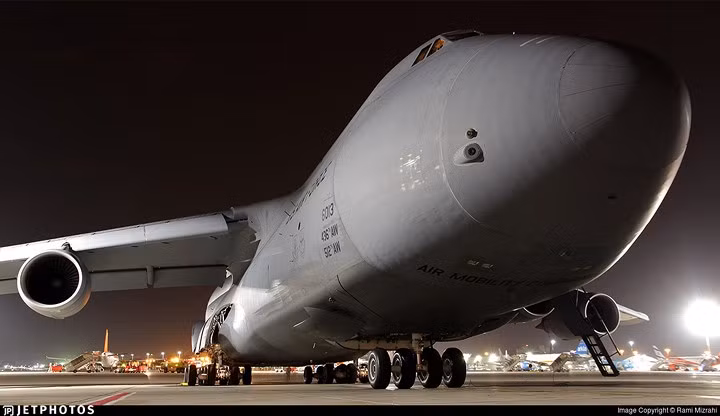 Cận cảnh sức mạnh siêu phàm của “lực sĩ bay” C-5M Super Galaxy