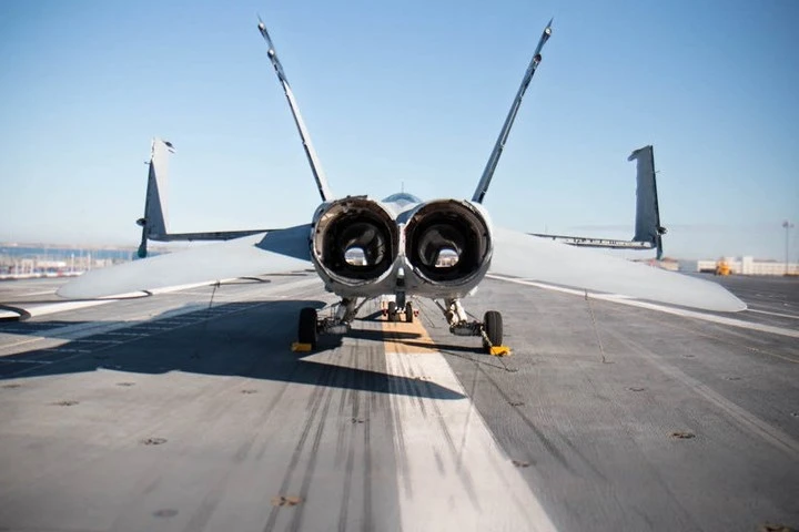 Cận cảnh tàu sân bay lớn nhất thế giới chiến hạm USS Gerald Ford