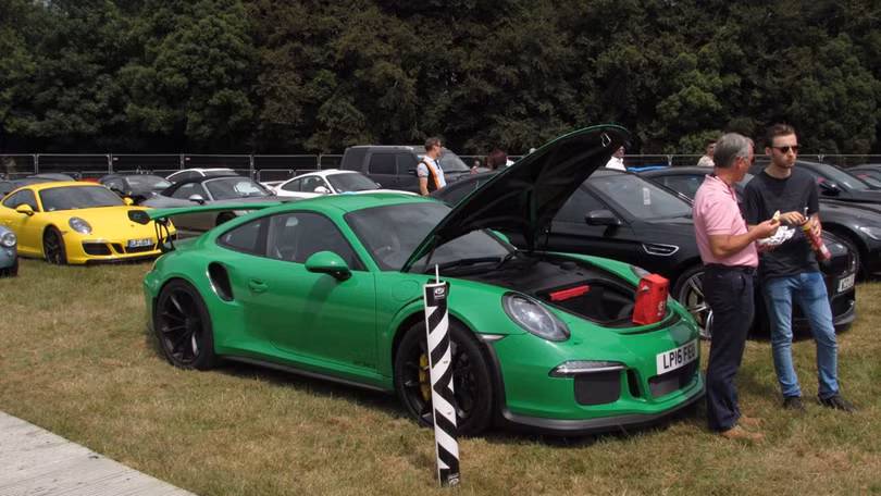 Bãi đậu xe sang đắt đỏ nhất thế giới ở Goodwood 2018