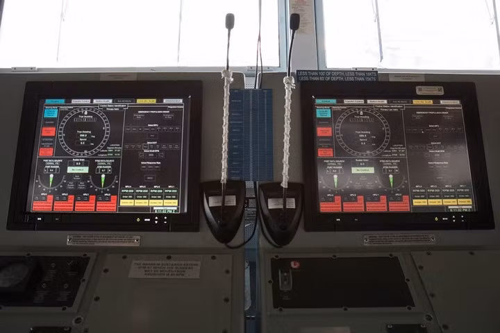 Cận cảnh tàu sân bay lớn nhất thế giới chiến hạm USS Gerald Ford