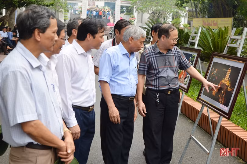 Triển lãm ảnh “Khoảnh khắc Đồng Lộc”