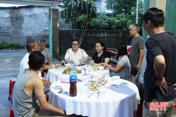 Đoàn khách xuyên Việt trải nghiệm du lịch homestay ở Hà Tĩnh