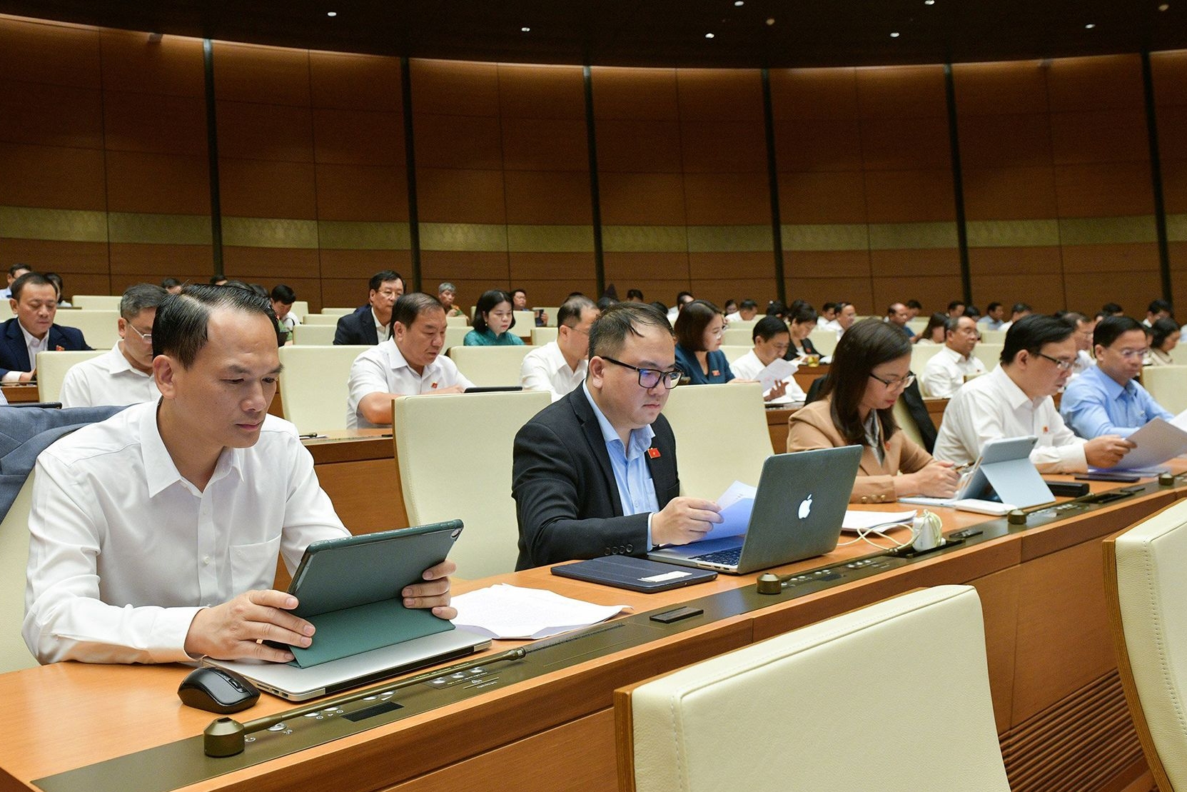 Quốc hội bắt đầu quy trình lấy phiếu tín nhiệm