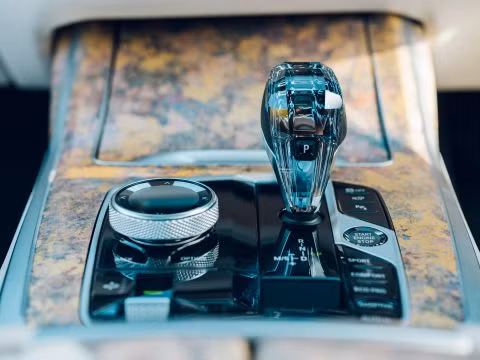 BMW X7 Nishijin Edition sản xuất chỉ 3 chiếc, giá 153.000 USD