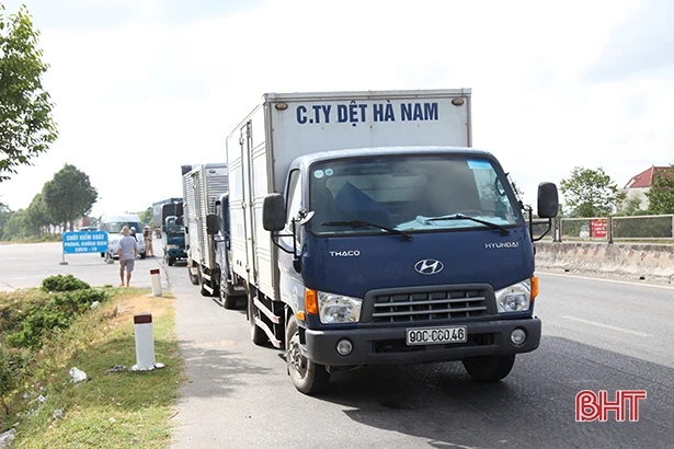 Tiếp tục duy trì kiểm soát, ngăn chặn dịch xâm nhập địa bàn Hà Tĩnh